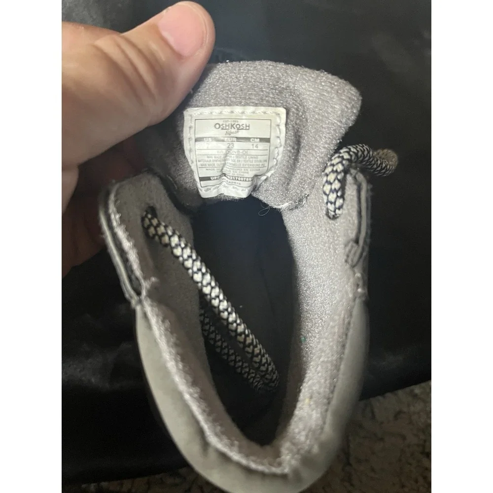 Oshkosh Bgosh Toddler Shoes Size 7 - Picture 5 of 5